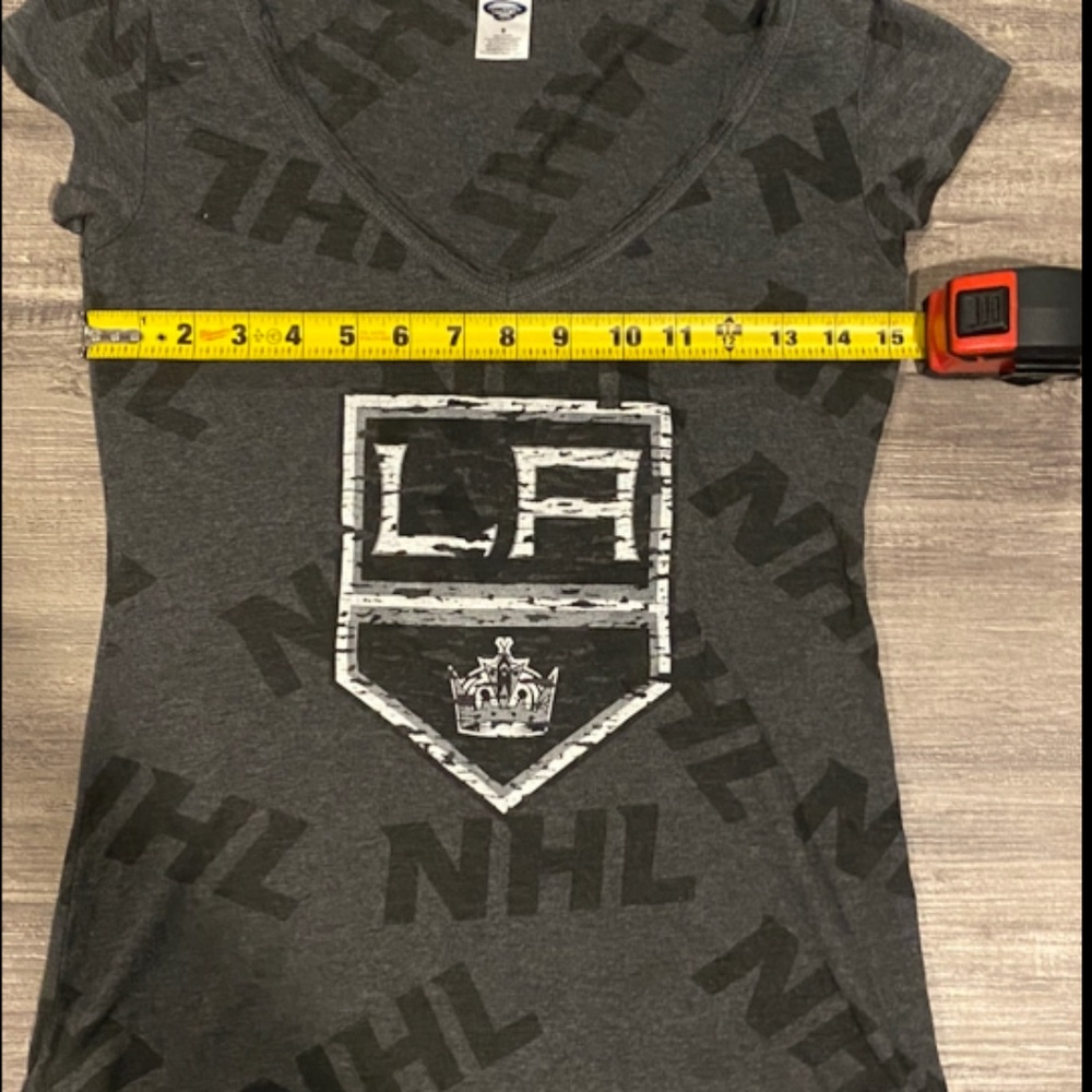 Women’s Los Angeles Kings V neck shirt - Picture 5 of 6